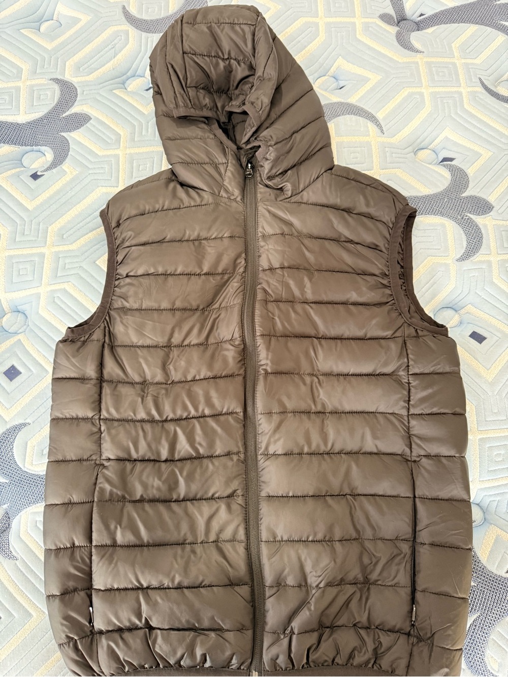 H&M Men's Quilted Hooded Puffer Vest - Taupe Brown
